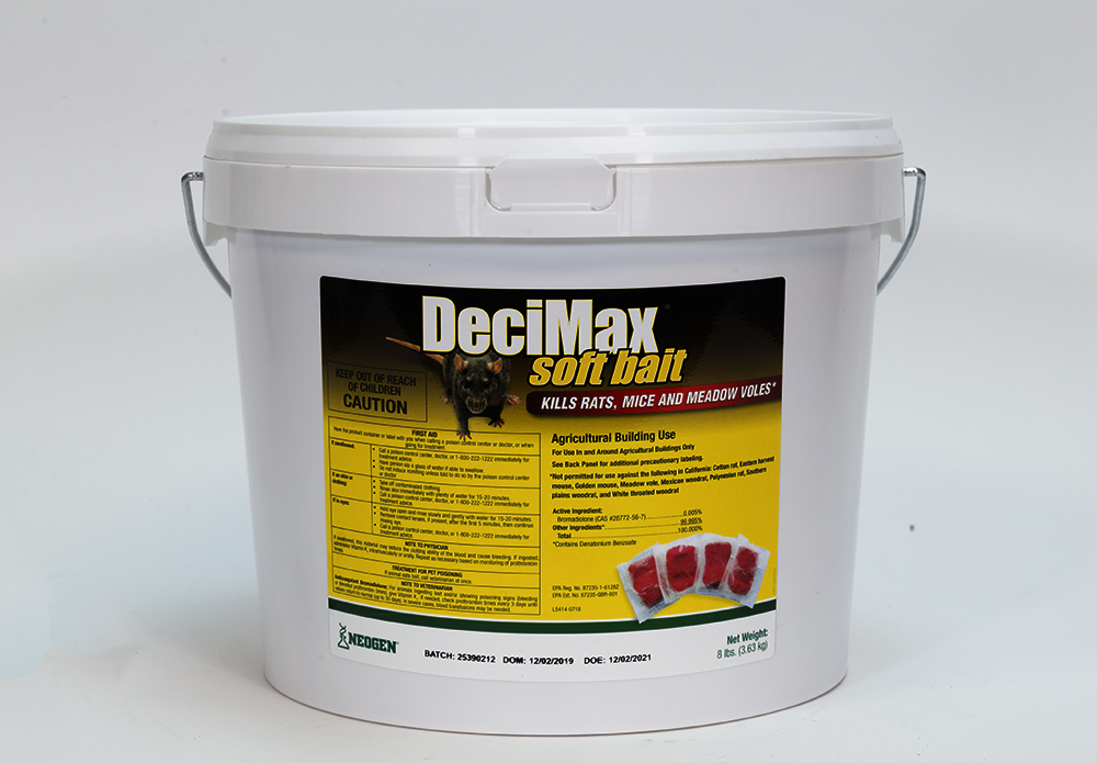 116841_023626028302_DeciMax Soft Bait 8lb Pail_1.png