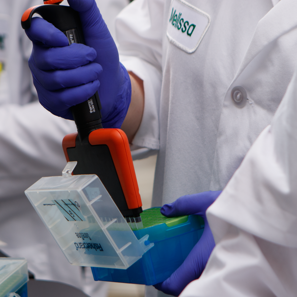 Official_9403VIPCA_Veratox-VIP-Cashew-Lab-Service_Kit-Photo.png