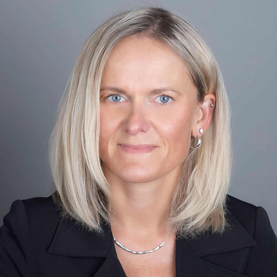 melanie neumann headshot
