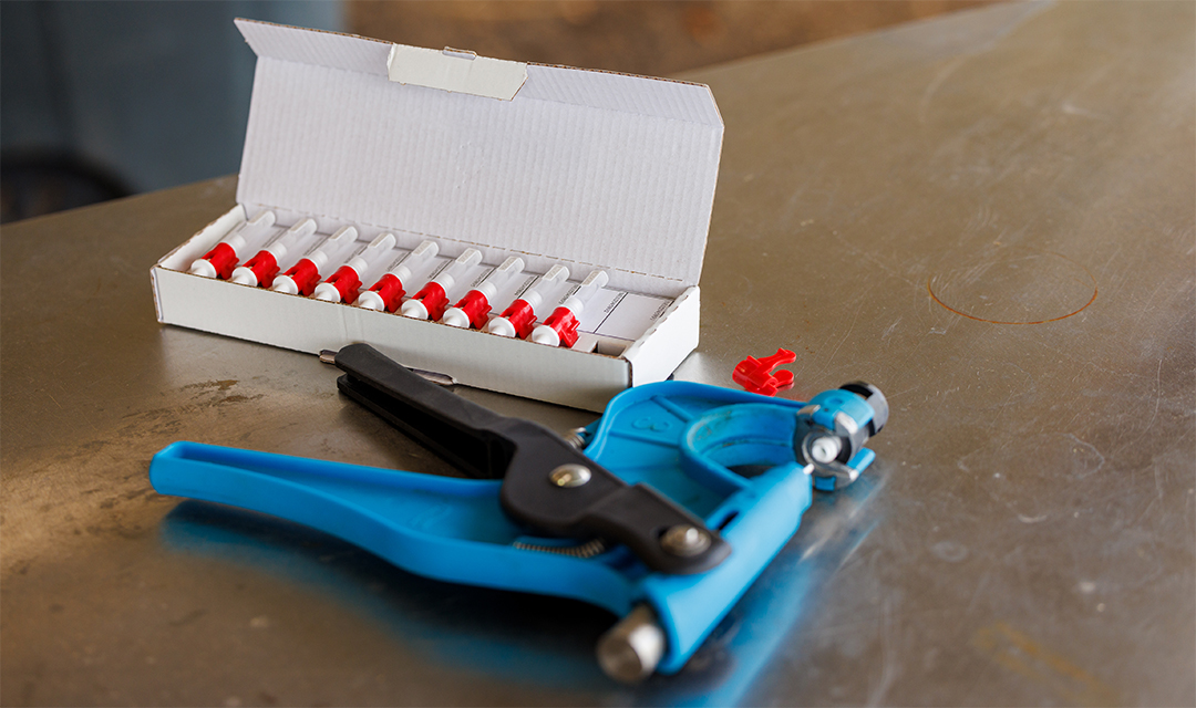 Tissue Sample Unit with Tag Applicator