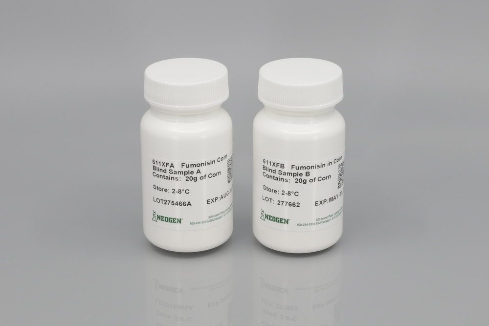 8878_FumonisinProficiencyTesting_KitPhoto.png
