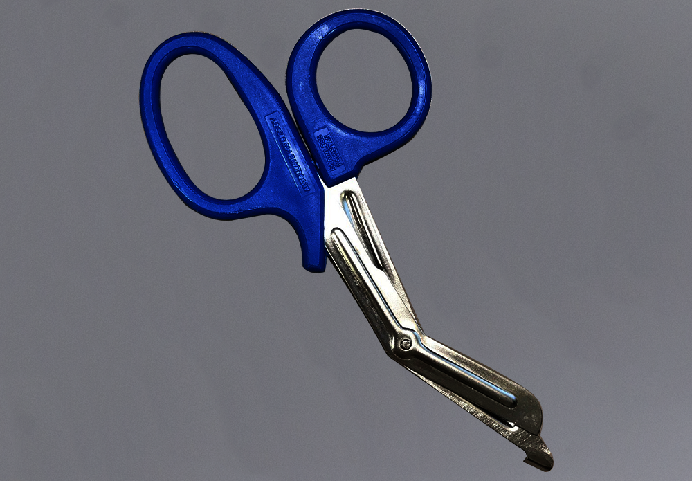 7010 726087070100 Utility Scissors out of packaging_1.png